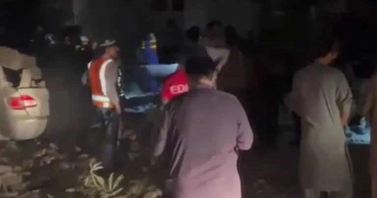Pakistanda polis bölməsində partlayış – Ölən və yaralılar var Pakistanda polis bölməsində partlayış – Ölən və yaralılar var