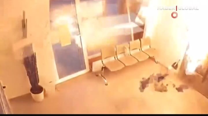Paltaryuyan maşın bomba kimi partladı – VİDEO Paltaryuyan maşın bomba kimi partladı – VİDEO