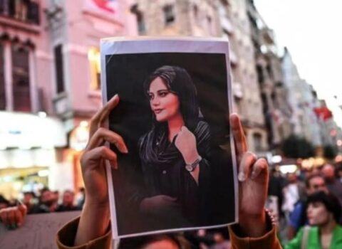 İranda qadınlara qarşı təzyiqlər artır: Onları “ağıllı” kameralar izləyəcək