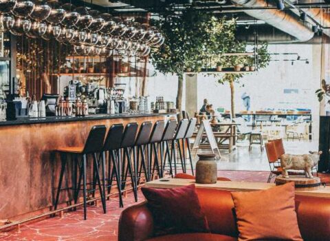 “Yalnız ailə ilə qəbul edirik” deyən restoran sahiblərinə XƏBƏRDARLIQ – Qanun deyir ki…