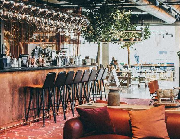 “Yalnız ailə ilə qəbul edirik” deyən restoran sahiblərinə XƏBƏRDARLIQ – Qanun deyir ki…
