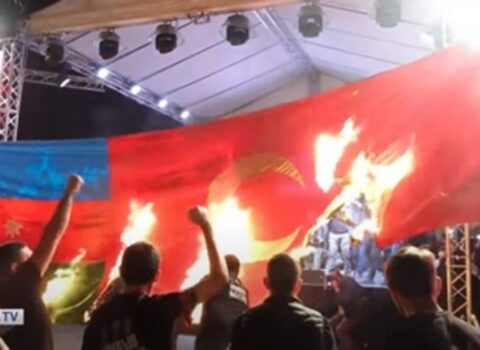 İrəvanda növbəti dəfə Azərbaycan və Türkiyə bayraqları yandırıldı – VİDEO