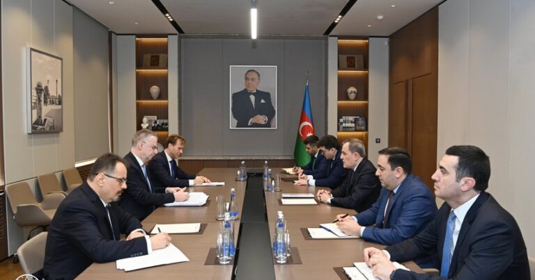 Ceyhun Bayramov xüsusi nümayəndə ilə bunu müzakirə etdi Ceyhun Bayramov xüsusi nümayəndə ilə bunu müzakirə etdi