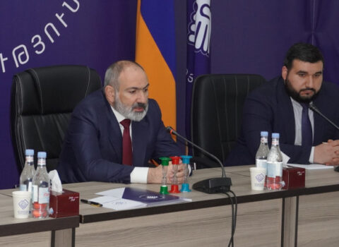 “Azərbaycan bayrağının rəngləri pozulmamalıdır” – Paşinyanın bu FOTOsu erməniləri QƏZƏBLƏNDİRDİ