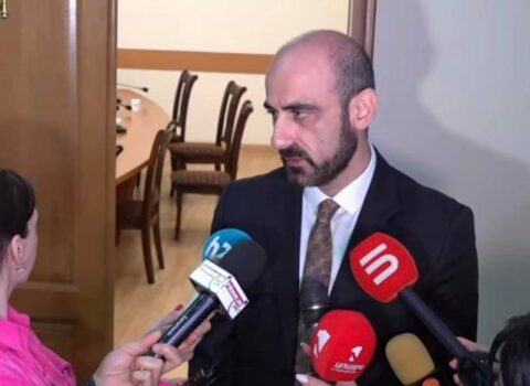 “Sizə müharibə lazımdır?” – Zeynalyan erməni jurnalistlərə SƏSLƏNDİ