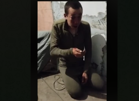 Səfərbərliyə çağırılan hərbçi qəddarlıqla DÖYÜLDÜ – VİDEO(18+)