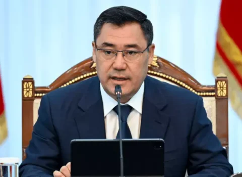 Qırğızıstan Prezidenti latın əlifbasına QARŞI ÇIXDI