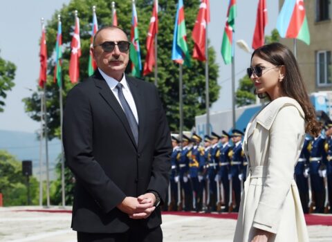 Prezident və xanımı Nuray Güngörü TƏBRİK ETDİ