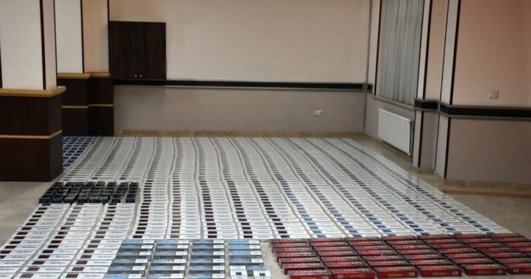 Naxçıvanda aksiz markası olmayan siqaretlər aşkarlandı Naxçıvanda aksiz markası olmayan siqaretlər aşkarlandı