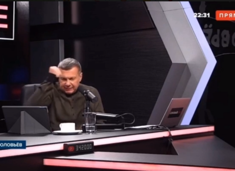 Solovyov canlı efir zamanı əsəblərini cilovlaya BİLMƏDİ – VİDEO
