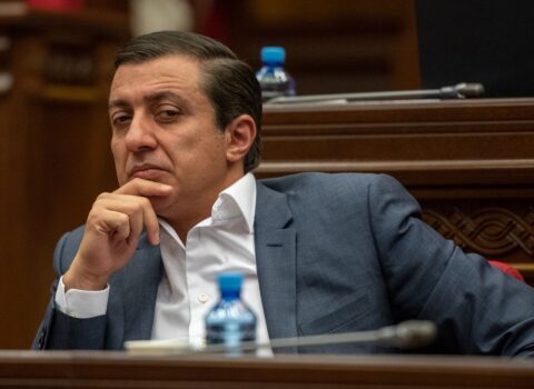 Erməni siyasətçi bir ton kokainə görə AXTARIŞA VERİLDİ