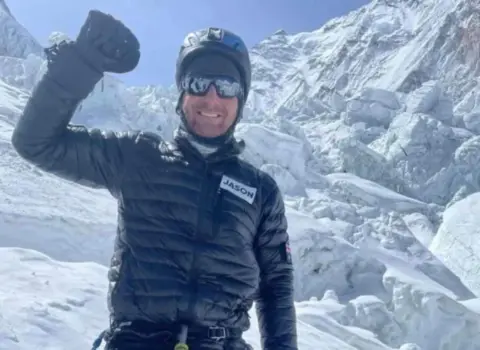 Avstraliyalı alpinist Everest zirvəsində ÖLDÜ