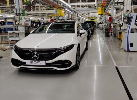 Almaniyada “Mercedes” zavodunda atışma: Ölən və yaralanan var