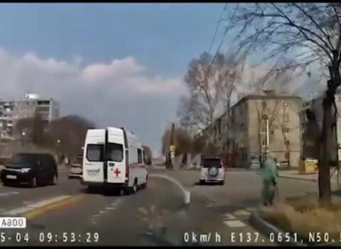 Xəstə ambulansdan belə qaçdı – VİDEO
