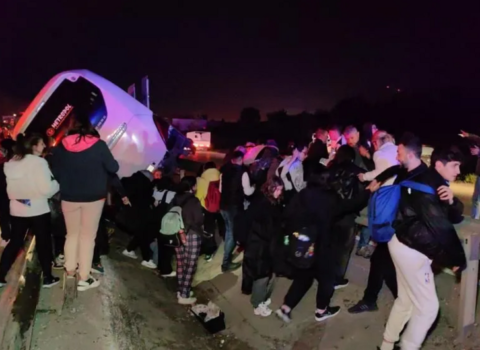 Tələbələri daşıyan avtobus aşdı: Ölən və yaralananlar var