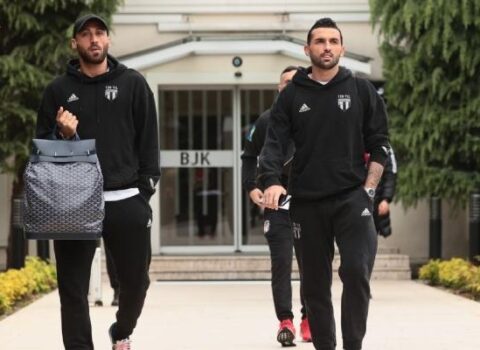 “Beşiktaş” komandası Bakıda – VİDEO