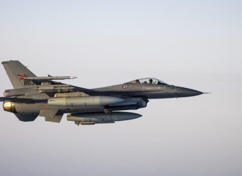 Ukraynalı pilotlar “F-16”larda təlimlərə BAŞLAYIR