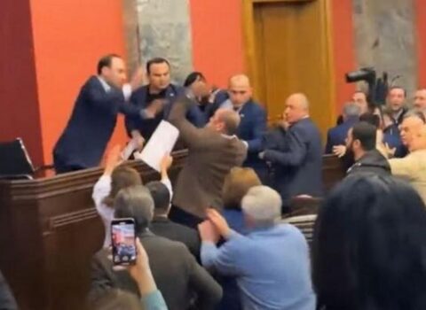 Gürcü deputatlar Rusiyaya görə dalaşdılar