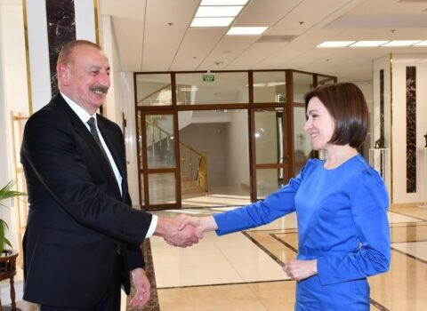 İlham Əliyev Moldova Prezidenti ilə görüşdü – FOTO / YENİLƏNİB
