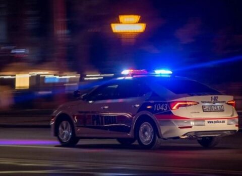 İrəvanda ölən əsgərlərin valideynləri şəhərin mərkəzi prospektini bağladılar