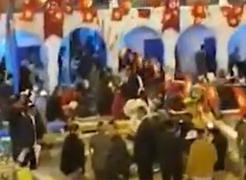 Sinaqoqda atışma: Ölən və yaralananlar var – VİDEO