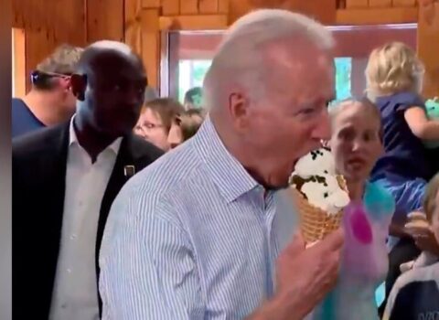 Baydenin qəribə yemək VƏRDİŞLƏRİ: Yaxınları bundan narahatdır