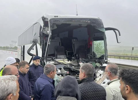 Ağır qəzada 31 uşaq YARALANDI