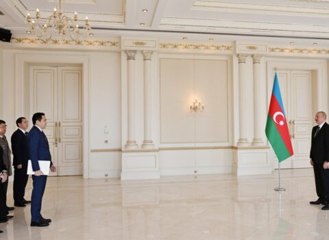 İlham Əliyev Qazaxıstanın yeni səfirinin etimadnaməsini qəbul etdi