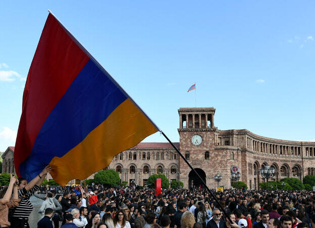 Separatçılar İrəvanda hərəkətə keçdilər – Bayraq qaldırmaq istəyənlər SAXLANILDI