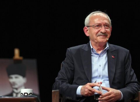 “Bizə yenə “Adam qazandı” dedirdən…” – Tərəfdarları Kılıçdaroğlunu istefaya çağırdı – FOTO+VİDEO
