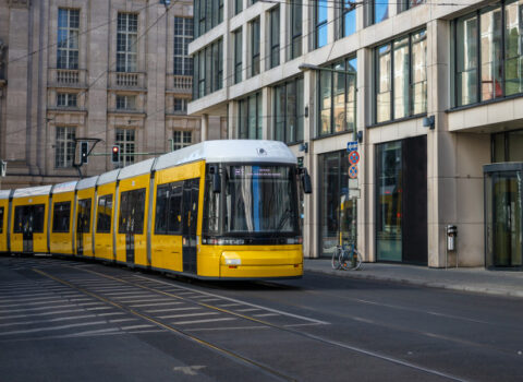 Almaniyanın hər yerinə cəmi 49 avroya səyahət edə biləcəksiz – VİDEO