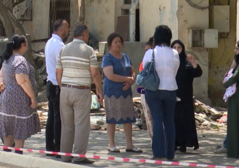 Yataqxanada olan ailələri məcburi köçürürlər? – VİDEO