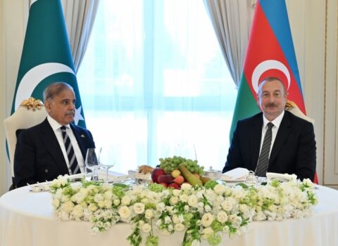 Azərbaycan Prezidentinin adından Şahbaz Şərifin şərəfinə rəsmi lanç verildi