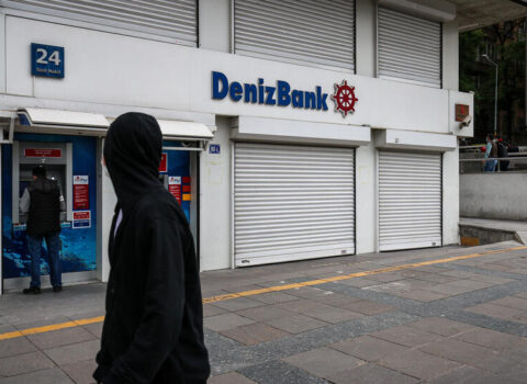 Türk bankı rusların hesablarından pullarını sildi – İDDİA