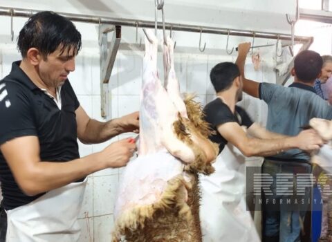Bakıda əhali qurban kəsdi – FOTO