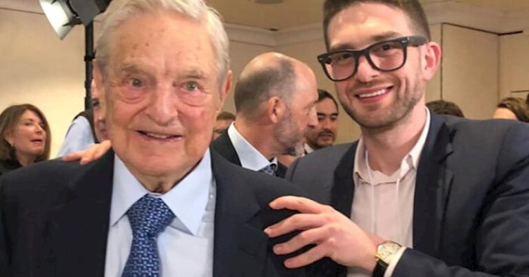 Soros 25 milyard dollarlıq investisiya biznesini 37 yaşlı oğluna verir Soros 25 milyard dollarlıq investisiya biznesini 37 yaşlı oğluna verir