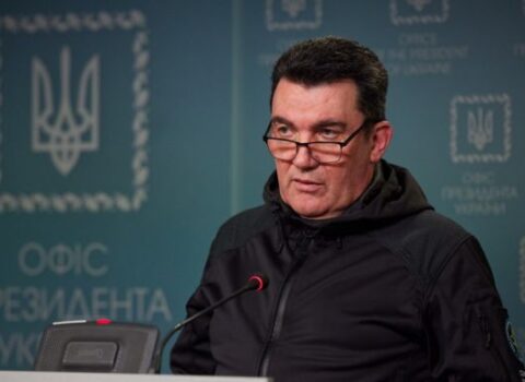 “Siz ona Putin deyirsiniz, amma onun adı Şeytandır” – Danilov