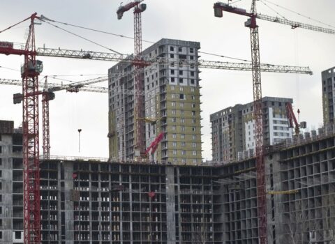 Ekspertdən binaların beton sütunlarının kəsilməsinə SƏRT REAKSİYA: “Sökülən bütün örtüklər mütləq yerinə qaytaılmalıdır”