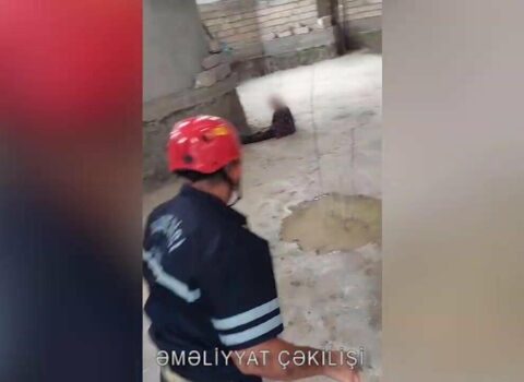 Mingəçevirdə zirzəmiyə düşən qadın xilas edildi – VİDEO