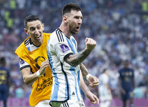 Messi karyerasının ən erkən qolunu vurdu
