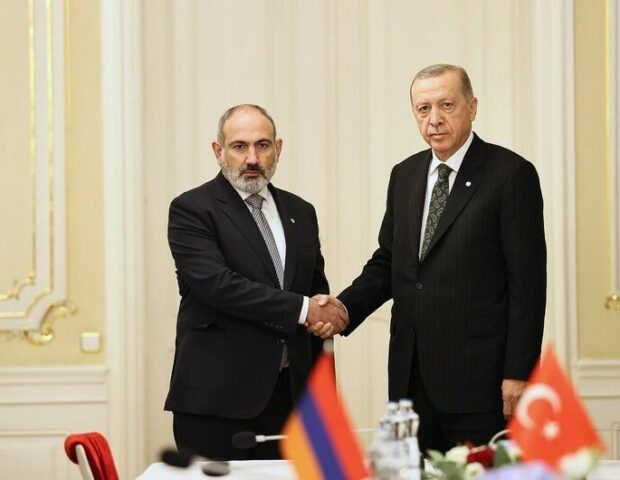 Ərdoğanla Paşinyan Azərbaycan-Ermənistan sülh prosesini müzakirə edib