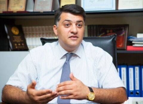 İdarə rəisi istefa verdi