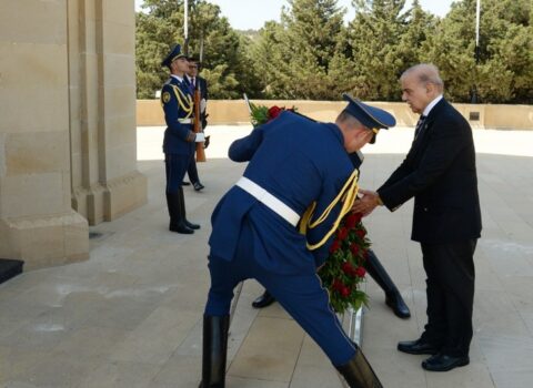 Pakistanın Baş naziri Şəhidlər xiyabanını ziyarət etdi