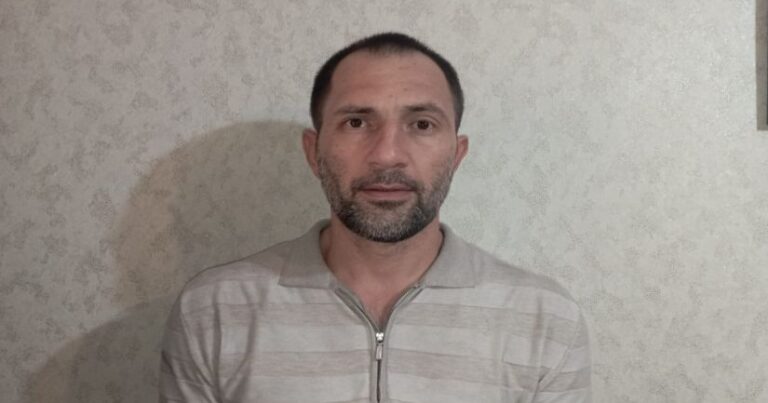 Əmisinin evindən yarım milyon nağd pul və qızıl-zinət əşyaları oğurlayan şəxs saxlanıldı Əmisinin evindən yarım milyon nağd pul və qızıl-zinət əşyaları oğurlayan şəxs saxlanıldı