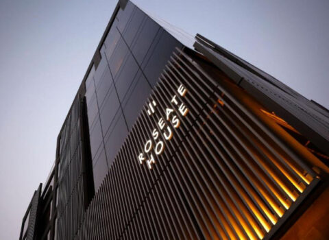 Beşulduzlu oteldə iki il PULSUZ QALDI – Polis fırıldaqçını axtarır