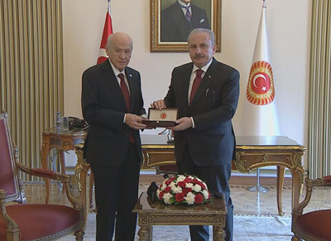 Şentop səlahiyyətlərini Baxçalıya təhvil verdi