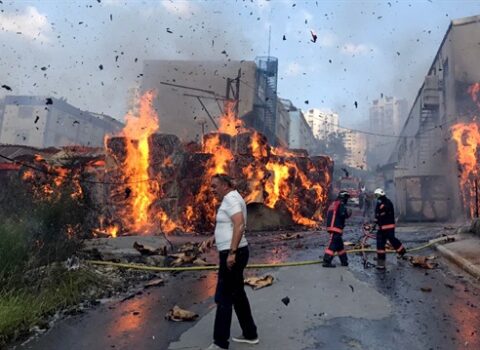 İstanbulda dəhşətli yanğın: 18 saatdır söndürmək olmur