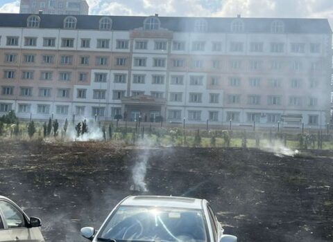 Bakıda açıq ərazi yanır – FOTO