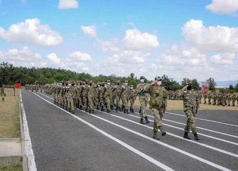 Hərbçilərimizin yürüşü keçirildi