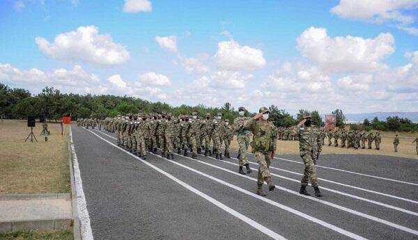 Hərbçilərimizin yürüşü keçirildi Hərbçilərimizin yürüşü keçirildi